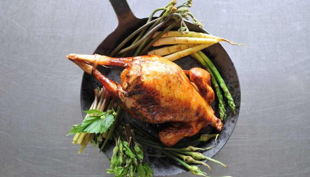 turkフライパンと丸鳥の料理