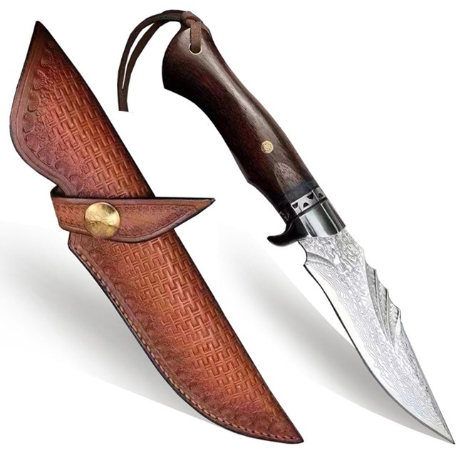 革製シース―のダマスカス鋼のナイフ