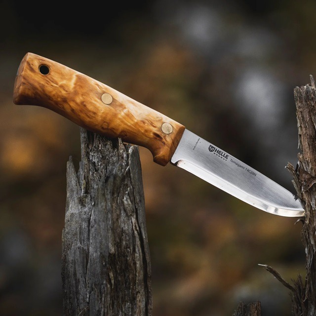 ステンレス鋼の刃のナイフ
