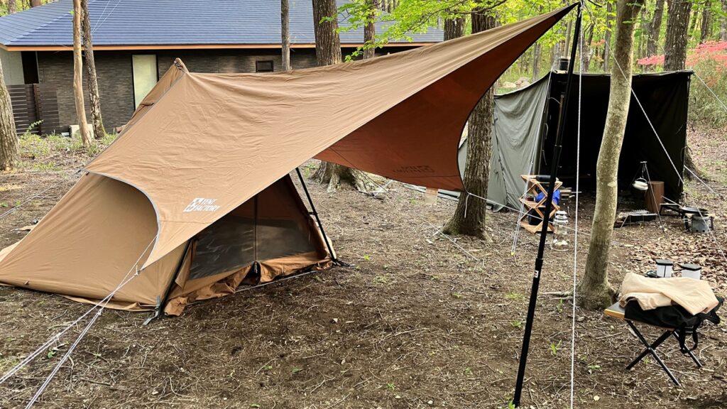 ティピー型テントとパップテント