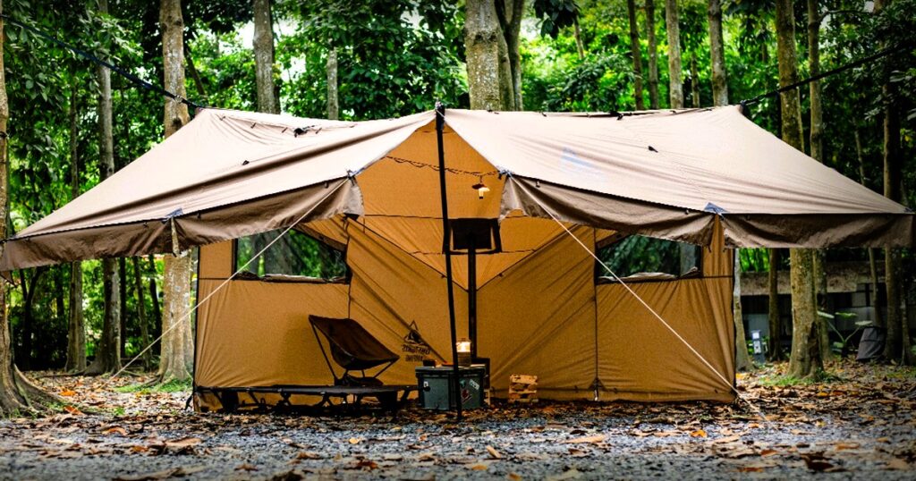 夏のキャンプや、風通しを良くしたい日におすすめのフロントポーチ完全オープン張り