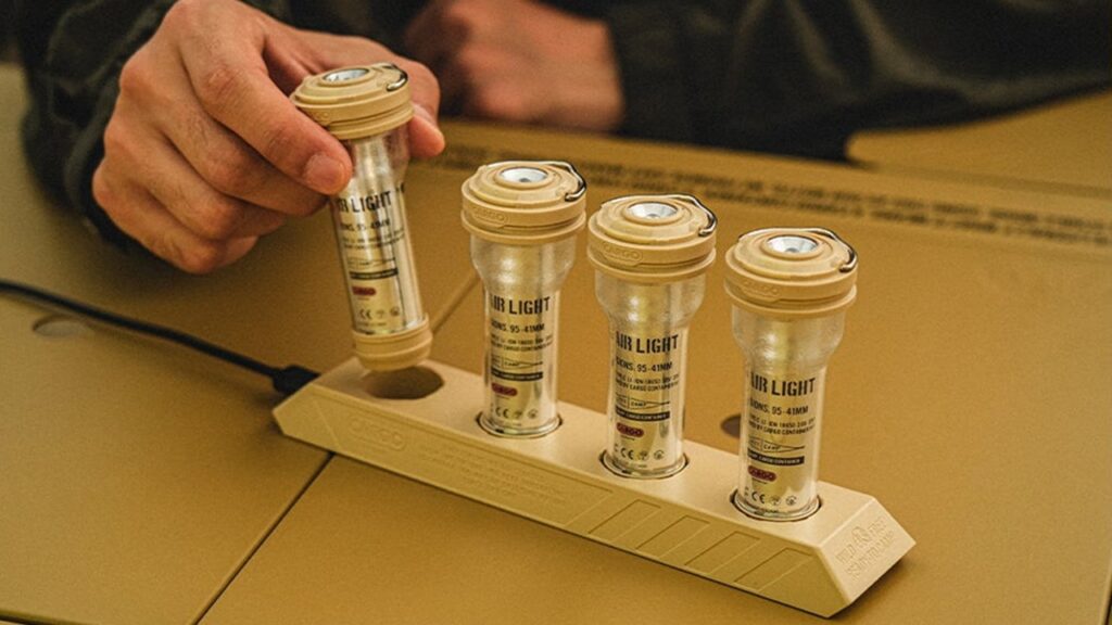 CHARGING DOCKで最大4台同時充電&すっきり配線