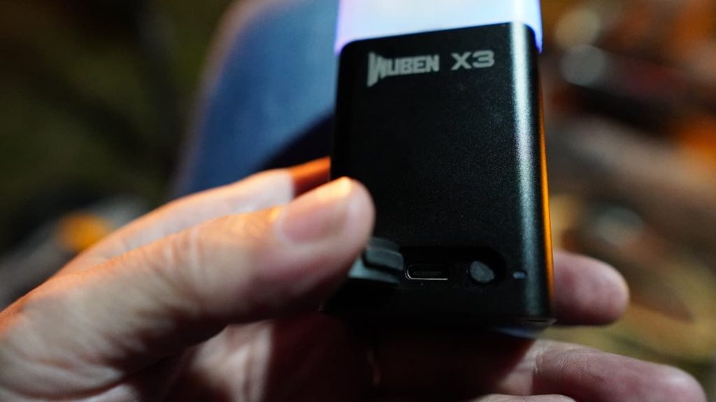 X3のUSB Type-C差込口